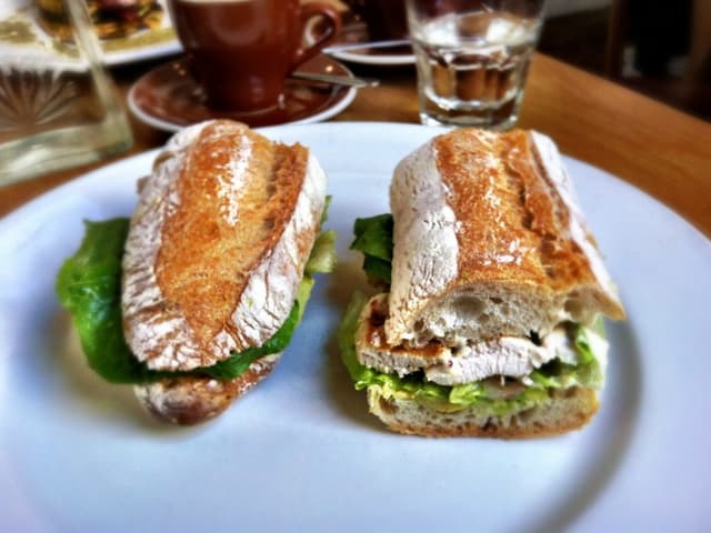 Sandwich poulet crudités