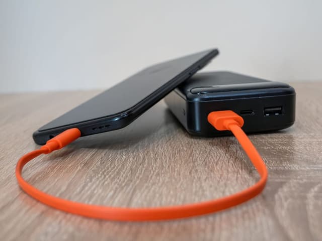 Power bank 20,000 mAh